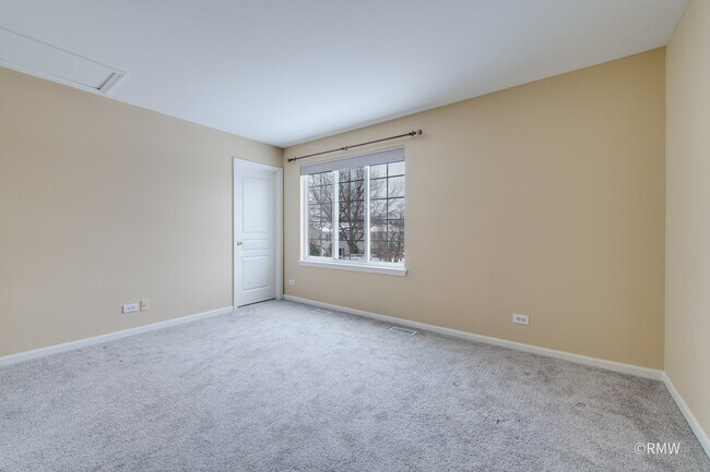 Building Photo - 1223 Summersweet Ln