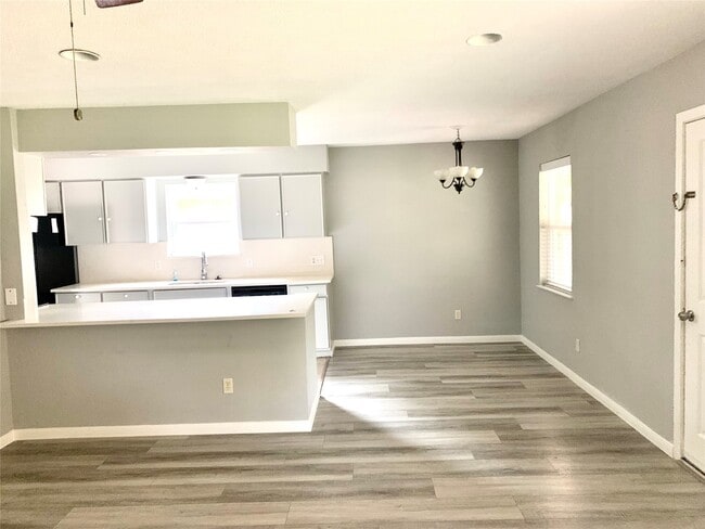 Building Photo - 7414 Carew St