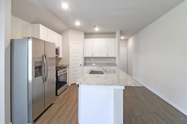 Building Photo - 17327 Ridge Dr