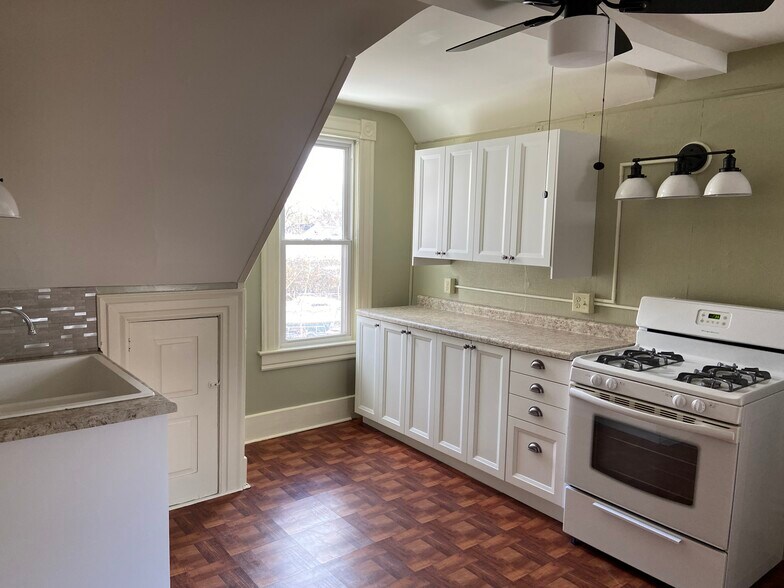 Kitchen - 1506 Mississippi St
