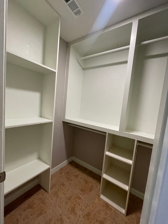 Building Photo - 6231 Lone Prairie Way