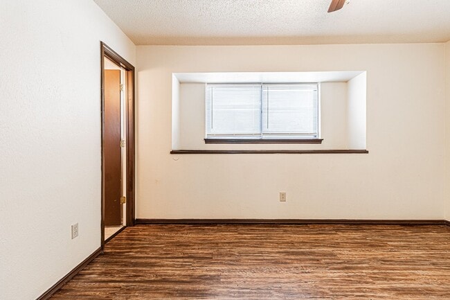 Building Photo - 3 Bed 1.5 Bath in Del City!