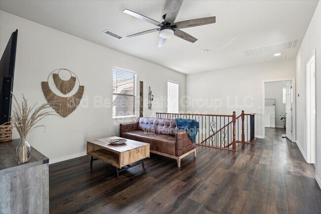 Building Photo - 21072 W Maiden Ln