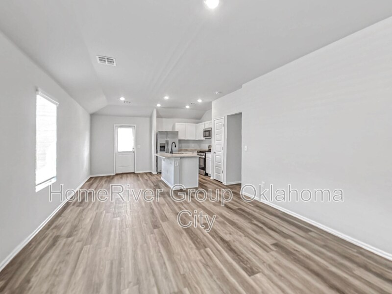 Building Photo - 1221 S Brk Dr