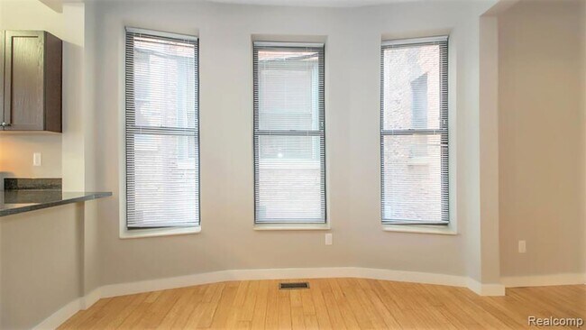 Building Photo - 132 W Willis St