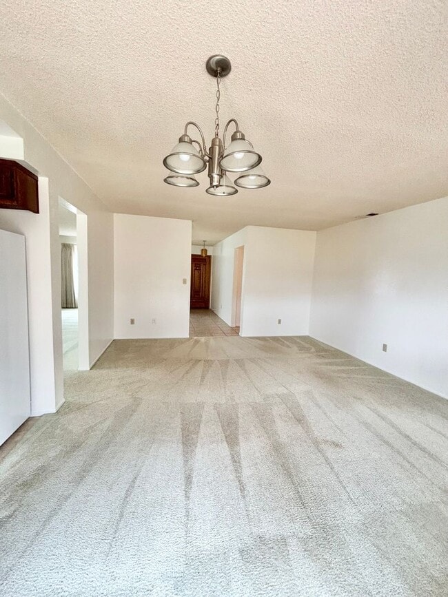 Building Photo - Spacious 4 Bedroom Home Available Now!
