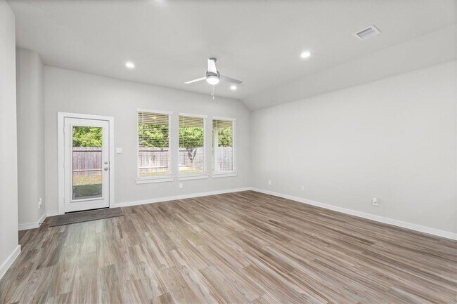 Building Photo - 14334 Winema View Ln