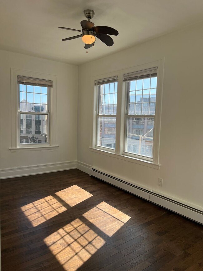 Building Photo - Shore Bangs Properties