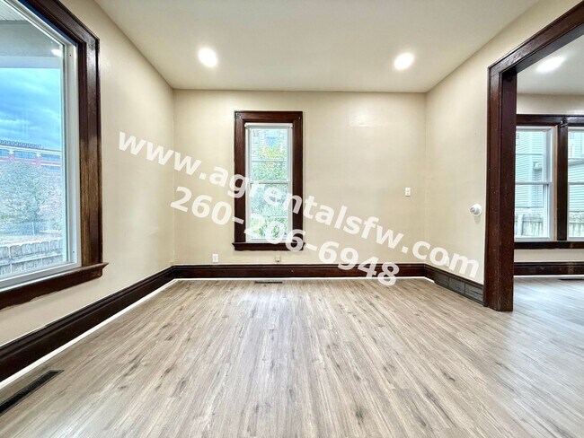 Building Photo - 1829 Broadway