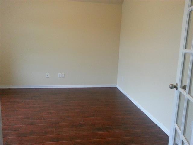 Building Photo - 2209 Sun Creek Dr