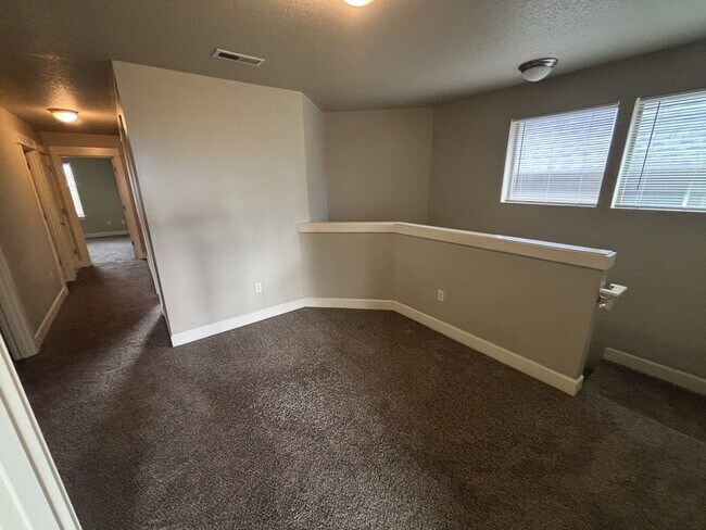 Building Photo - 13392 SE Autumnwood Ln