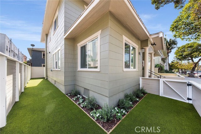 Building Photo - 1904 2nd St