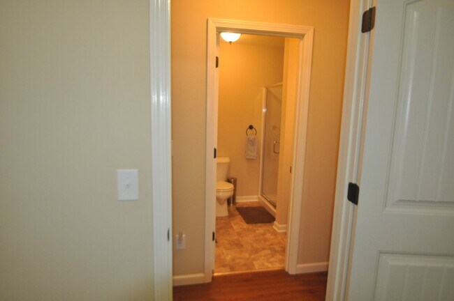 Building Photo - 142 Vineland Pkwy Dr