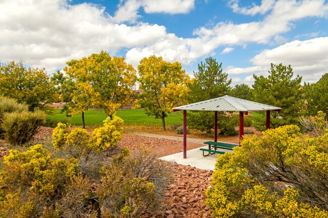 Building Photo - 9005 Rio Galisteo Pl NW