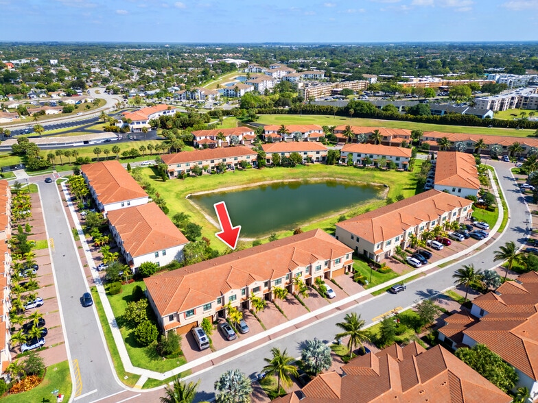 Building Photo - 10103 Akenside Dr