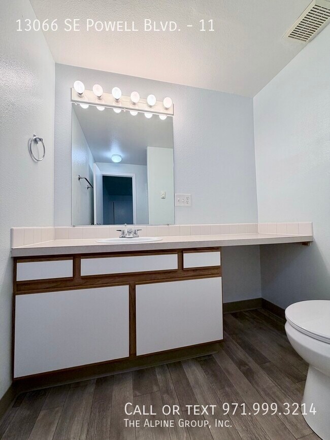 Building Photo - 13066 SE Powell Blvd