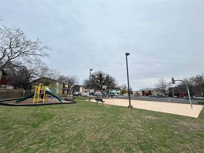 Building Photo - 2300 Cedrick Cove