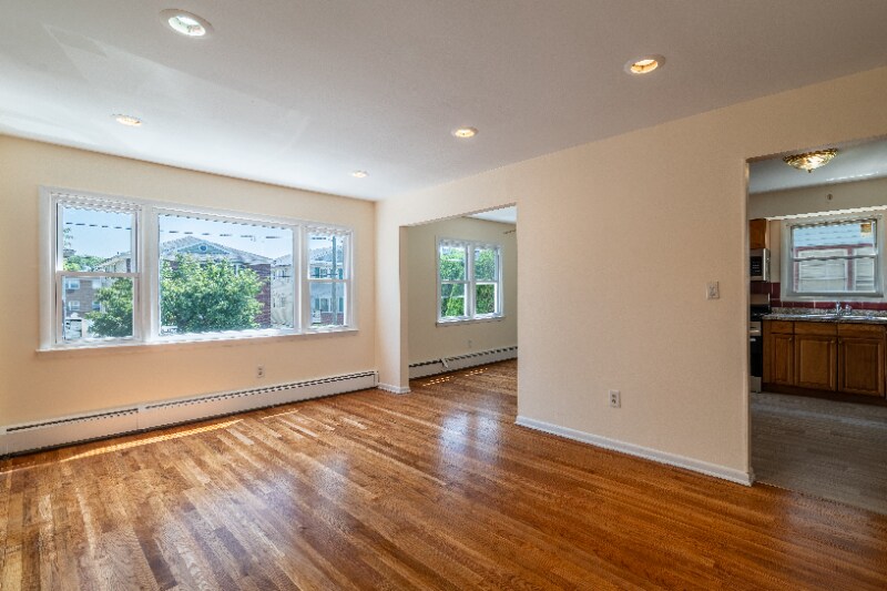 Building Photo - 15 Hausmann Ct