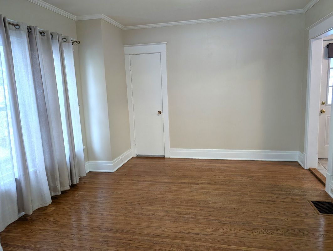 Building Photo - 81 Church St