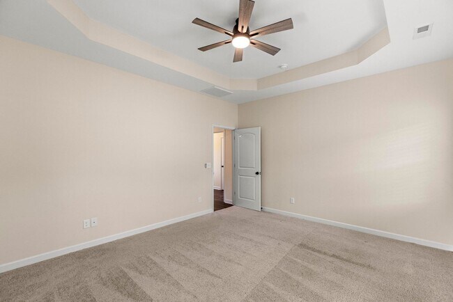 Building Photo - 3 bedroom with bonus room in Holly Ridge is available now!