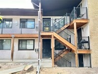 Building Photo - 875 S Quebec St