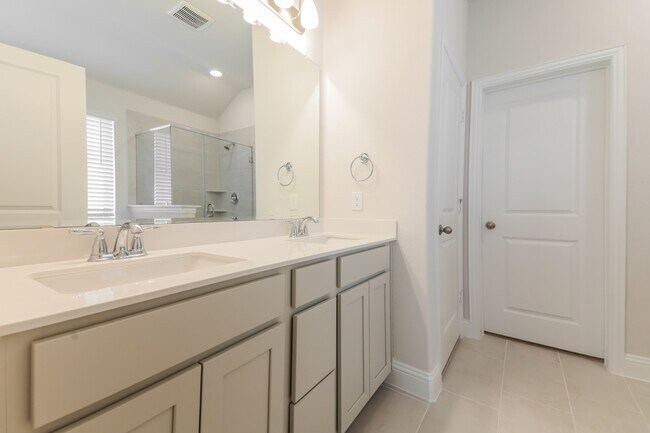 Building Photo - Brand-New 3-Bed Home with Designer Finishes, Energy Savings, and Community Amenities in Anna