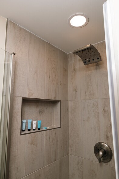 Building Photo - 1585 Secessionville Rd