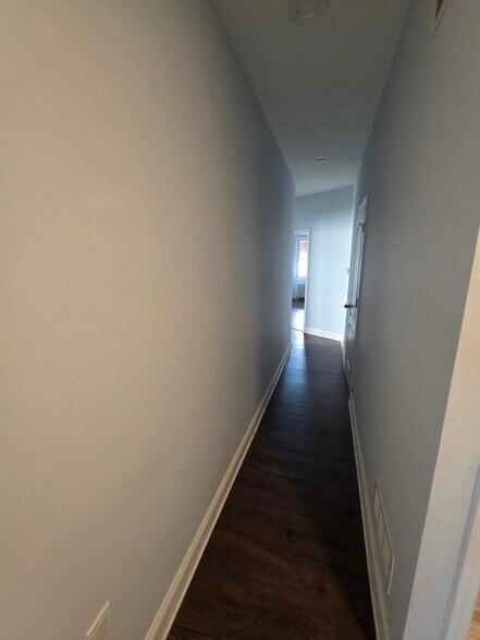 Building Photo - 1112 Walnut St