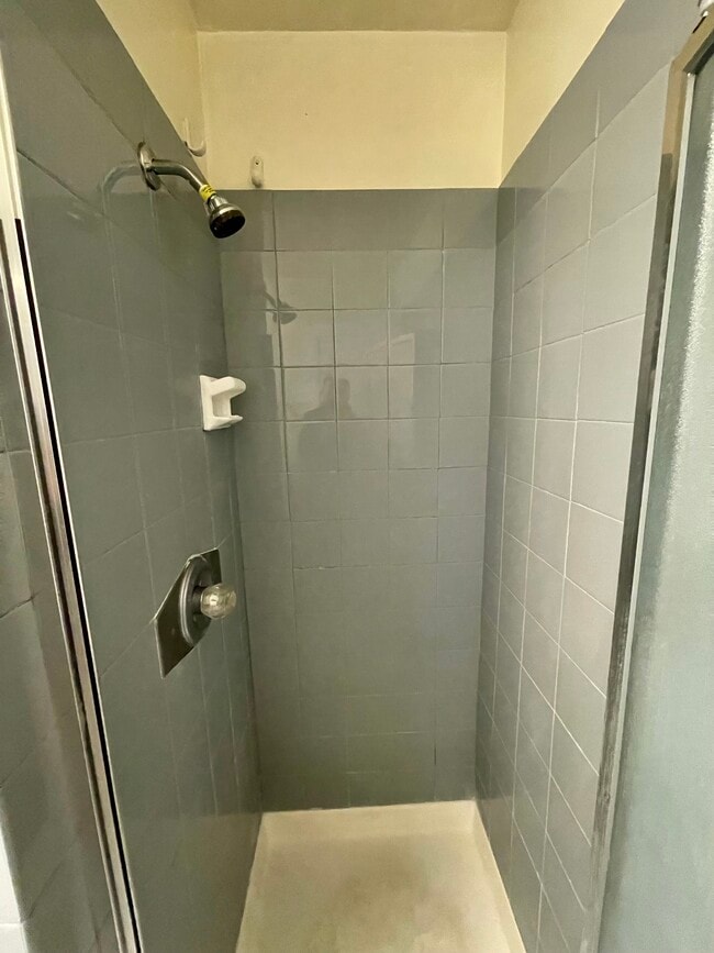 Building Photo - 142 27th St