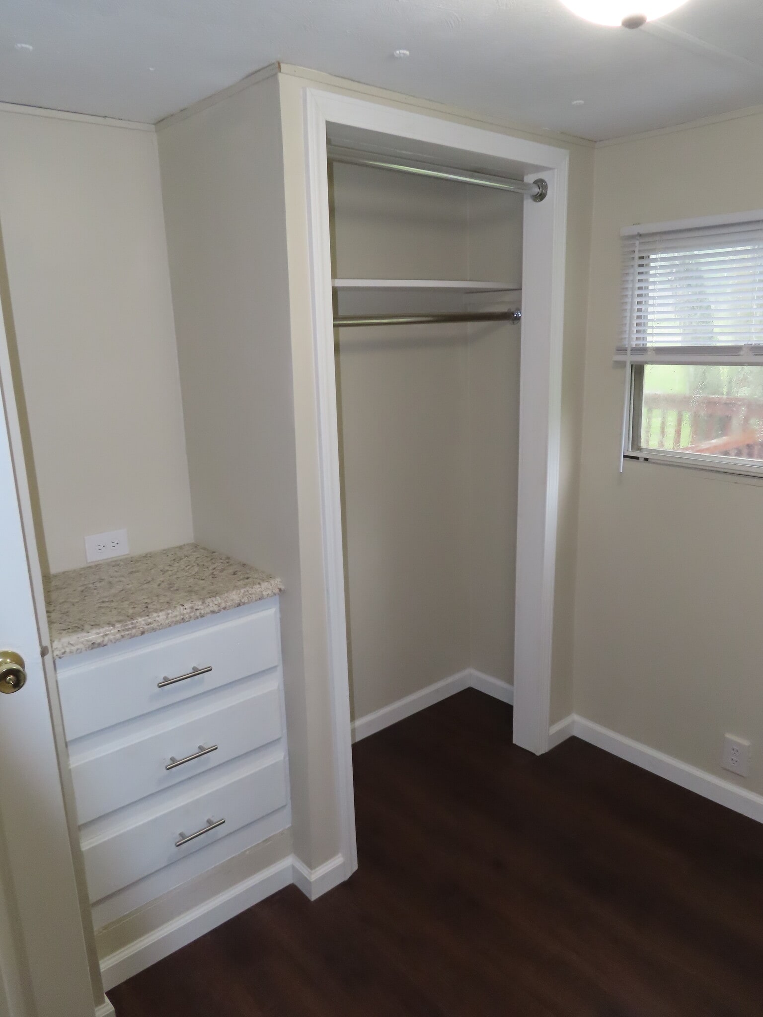 Building Photo - 8911 Pembroke Oak Grove Rd