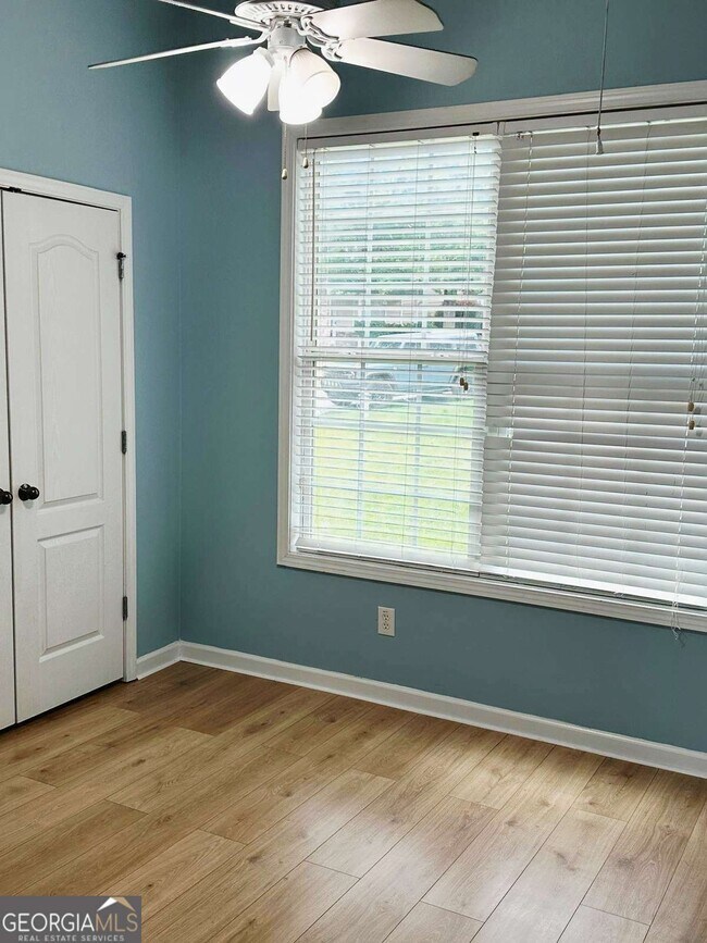 Building Photo - 6834 White Walnut Way