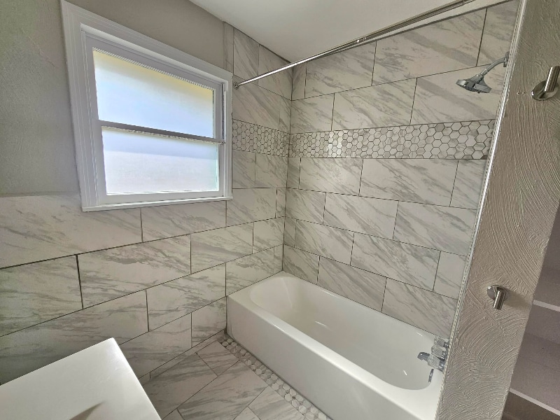 Building Photo - 513 Oakdale Dr