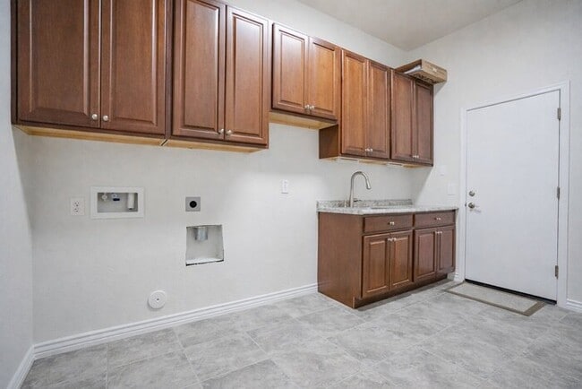 Building Photo - 17564 W Verdin Rd