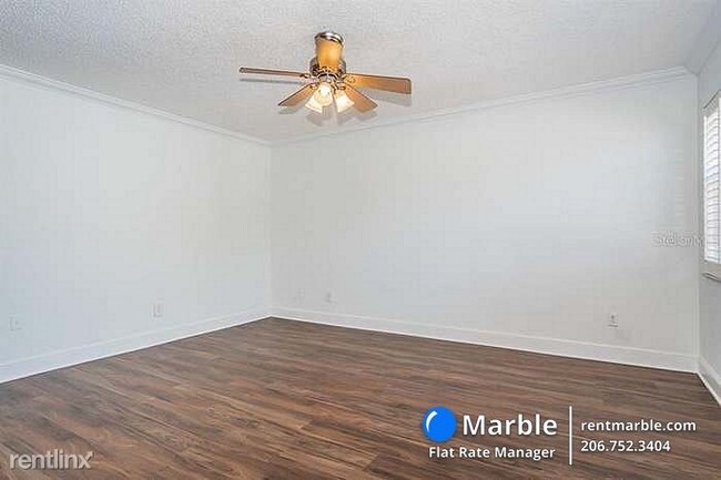 Building Photo - 2 br, 1 bath Condo - 3102 W Horatio St Uni...