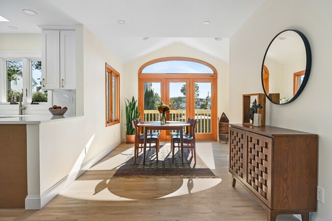 Building Photo - 8 Millard St