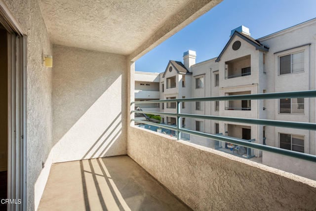 Building Photo - 300 N El Molino Ave