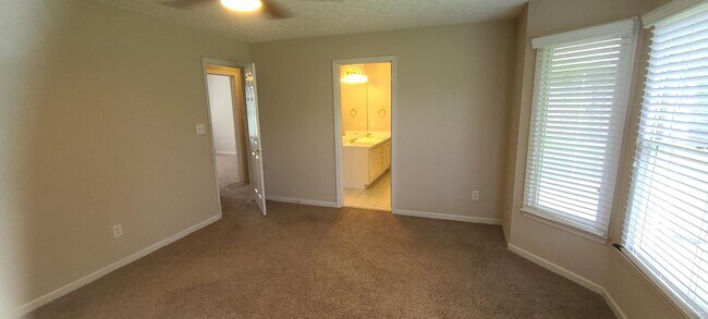 Building Photo - 106 Overlook Dr