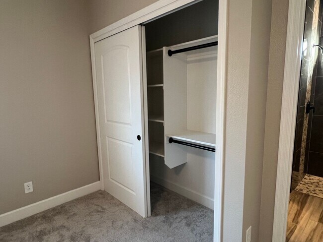 Building Photo - 3 Bedroom Home Located in El Camino Village PETS OK