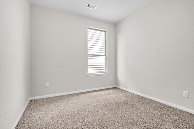 Building Photo - 14211 Grand Hls Dr