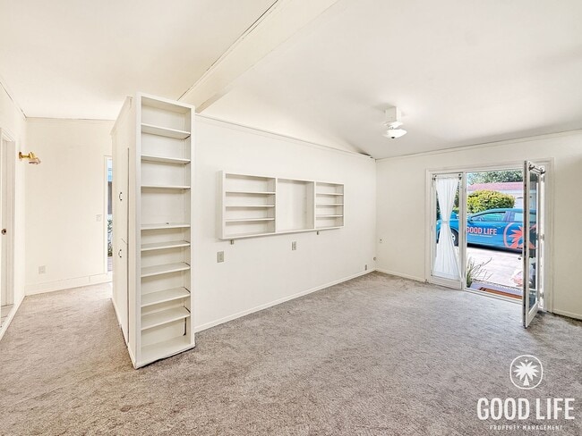 Building Photo - Spacious 3BR Home + 1BR ADU with Private Courtyard in University City!