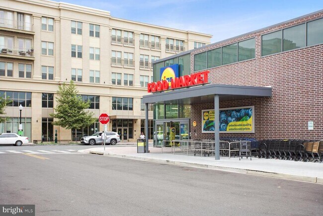 Building Photo - 2828 Buena Vista Terrace SE