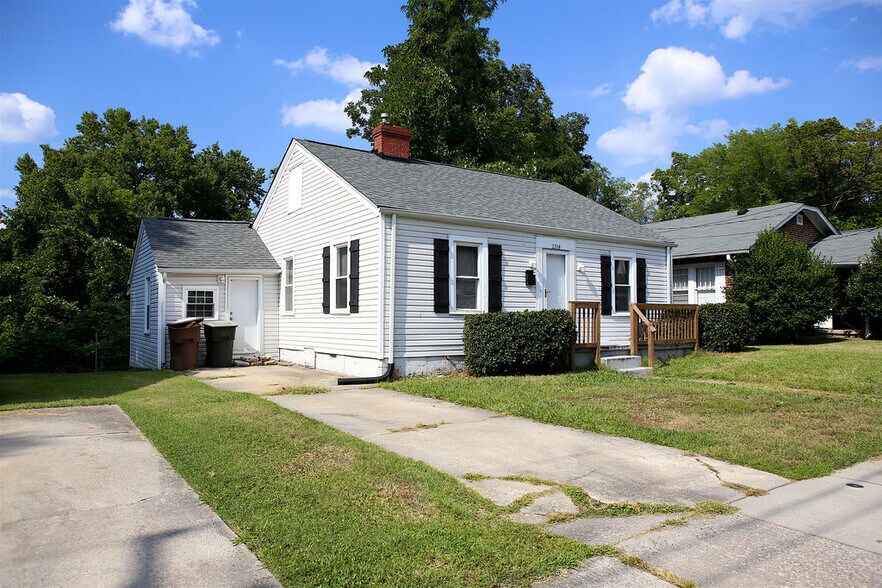 Building Photo - 2214 Walker Ave