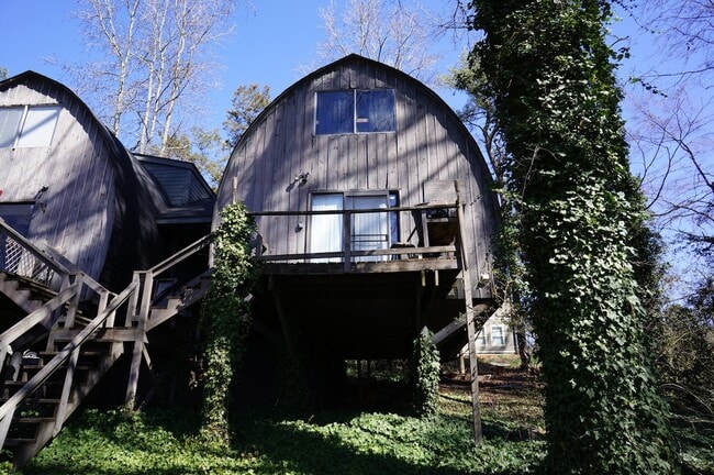 Primary Photo - Unique & Affordable 2 Bedroom on Eastside ...
