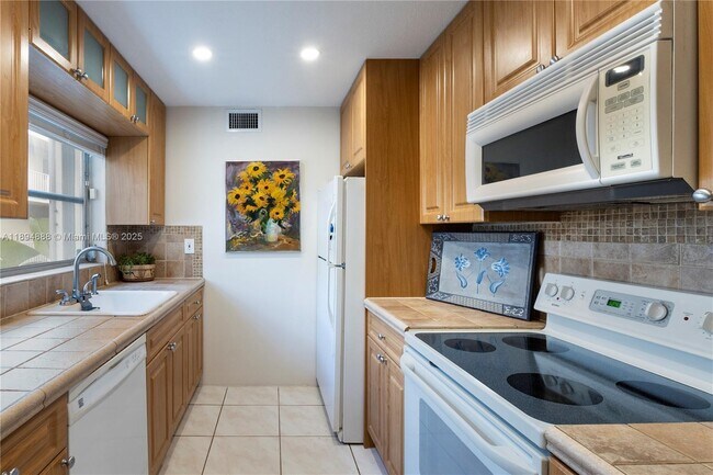 Building Photo - 7725 SW 86th St