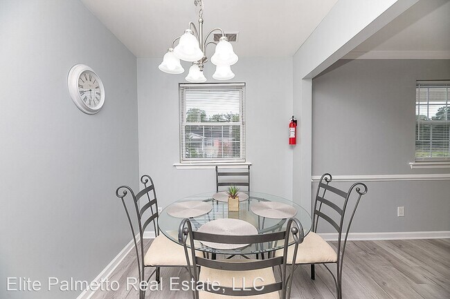 Building Photo - 2 br, 1 bath House - 3930 Azalea Drive Unit D