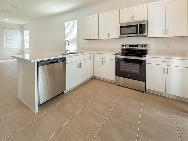 Building Photo - 8948 Daybreak St