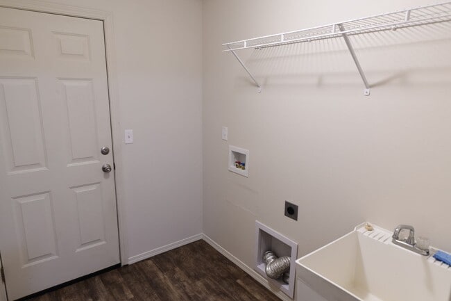 Building Photo - 51325 Mitts Way