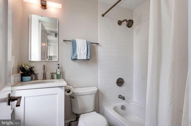 bathroom - 1451 Park Rd NW
