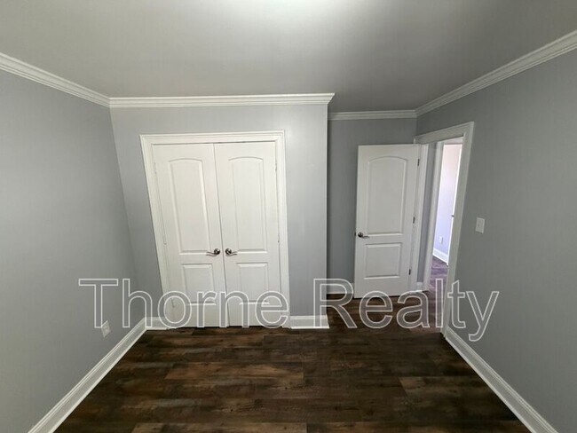 Building Photo - 103 Sara Dr