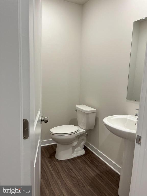 Building Photo - 507 Titanium St